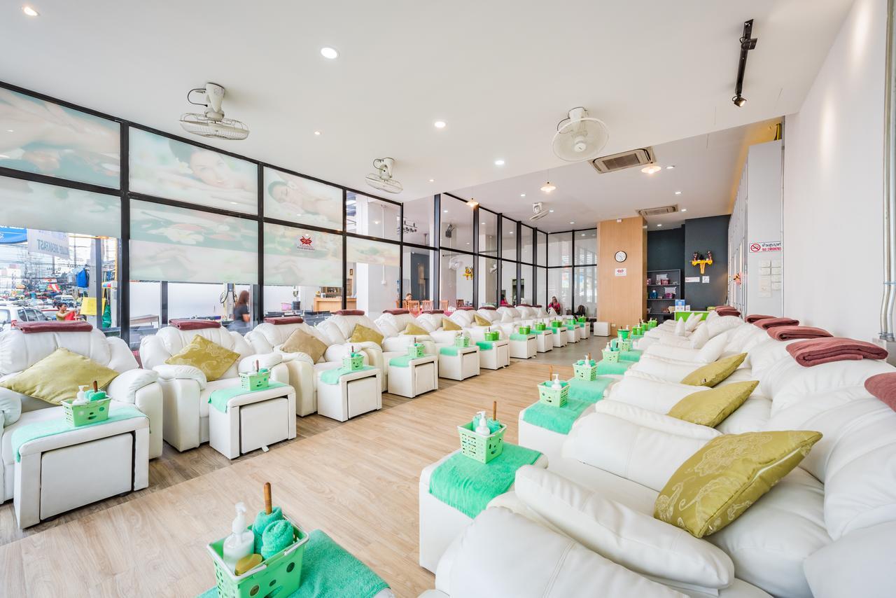 Royal Luxury Hotel Patong Extérieur photo