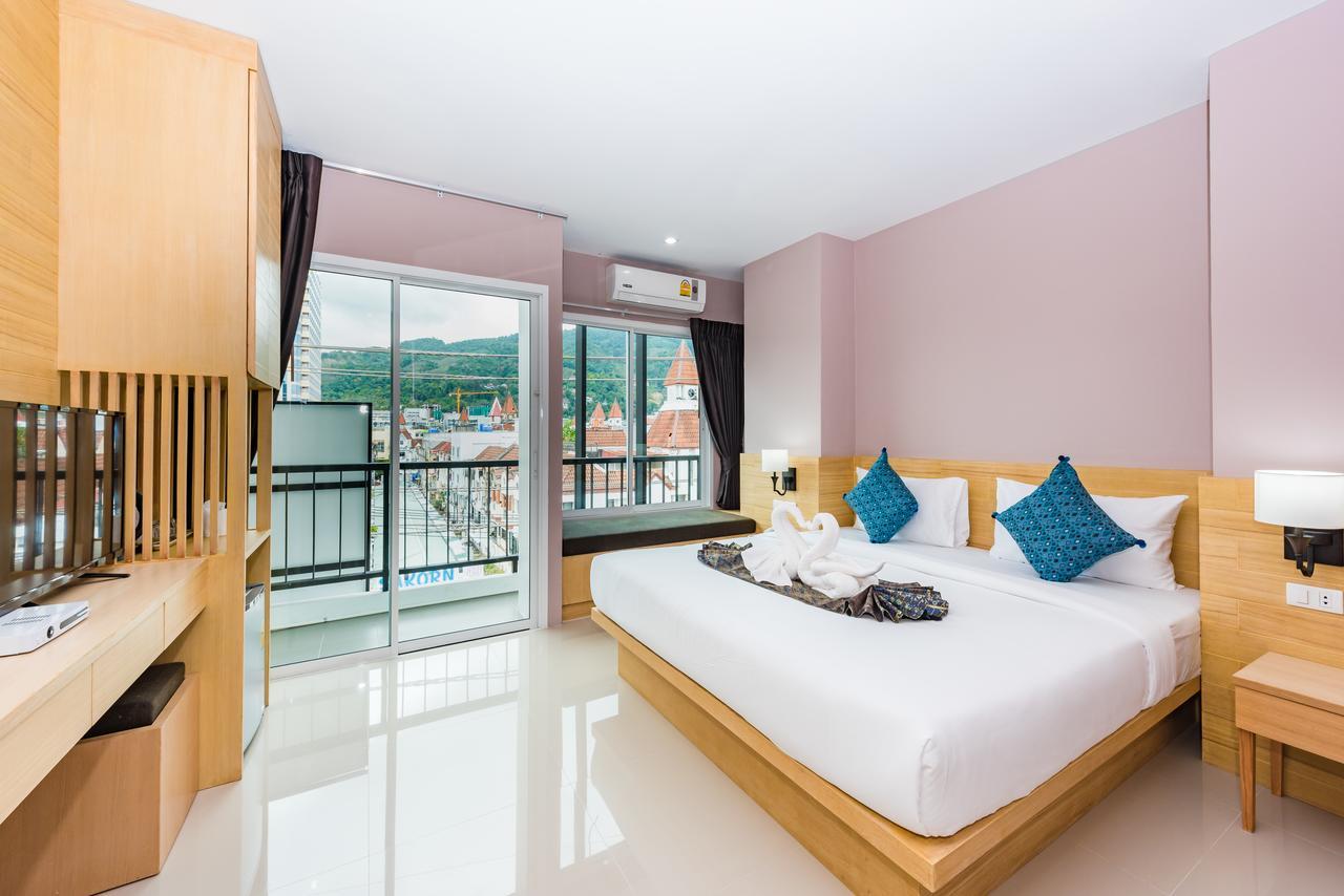 Royal Luxury Hotel Patong Extérieur photo