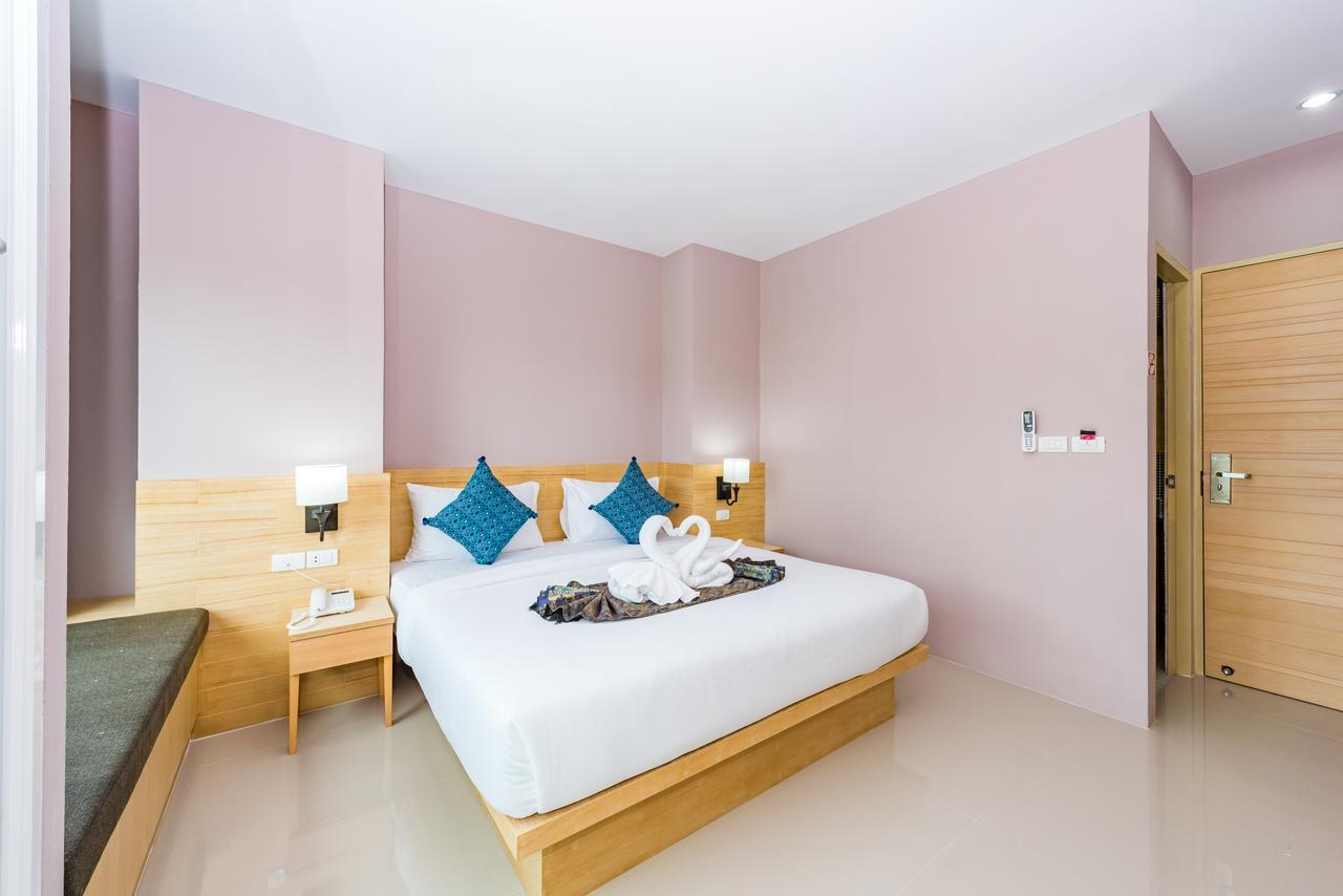 Royal Luxury Hotel Patong Extérieur photo